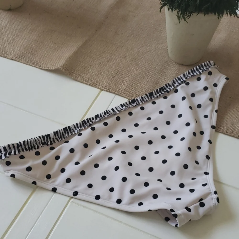 L polka dot bikini bottoms ruffle black white
